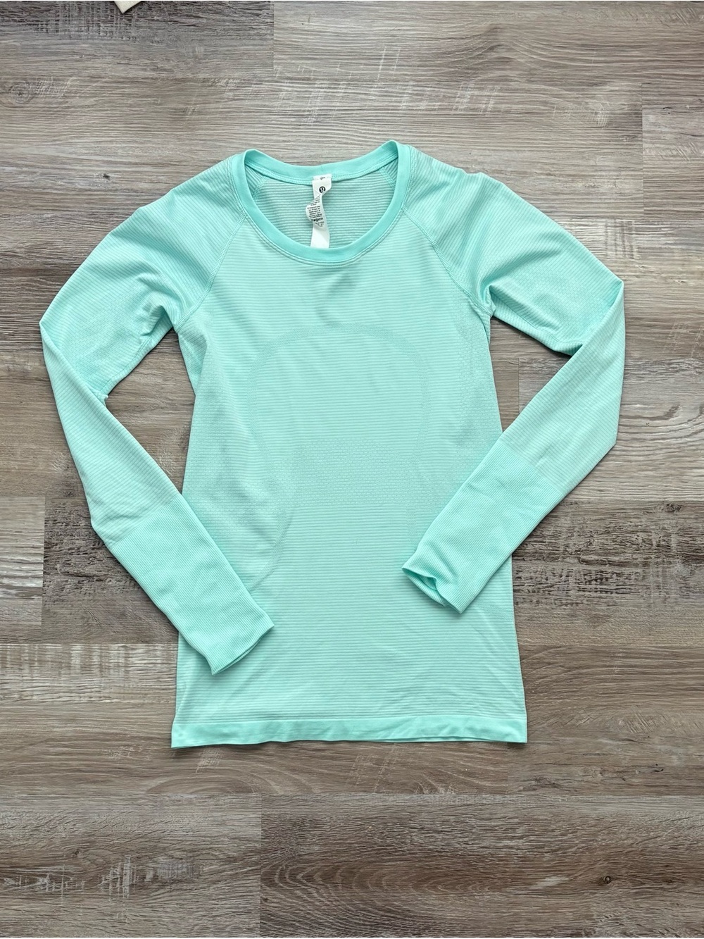 Lululemon Sea Mist Swiftly Tech Longsleeve shirt size 4